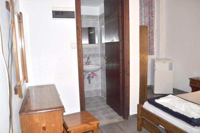 Odos Odysseos Aparthotel Ermoupoli Room photo