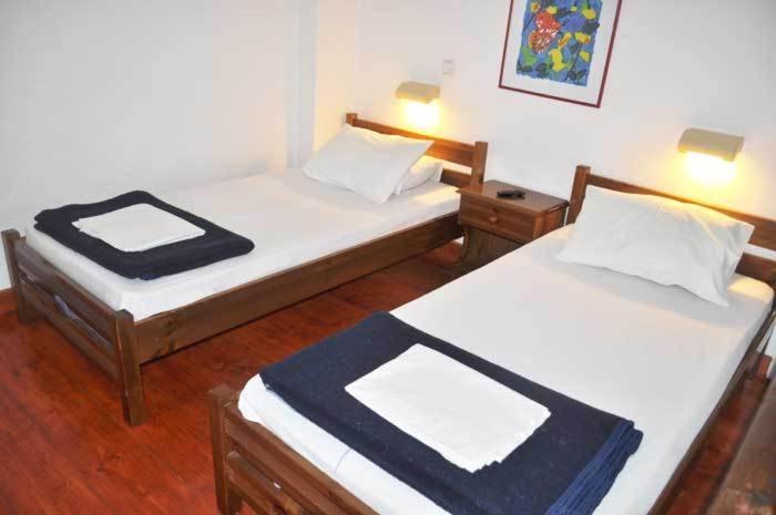 Odos Odysseos Aparthotel Ermoupoli Room photo