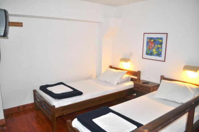 Odos Odysseos Aparthotel Ermoupoli Room photo