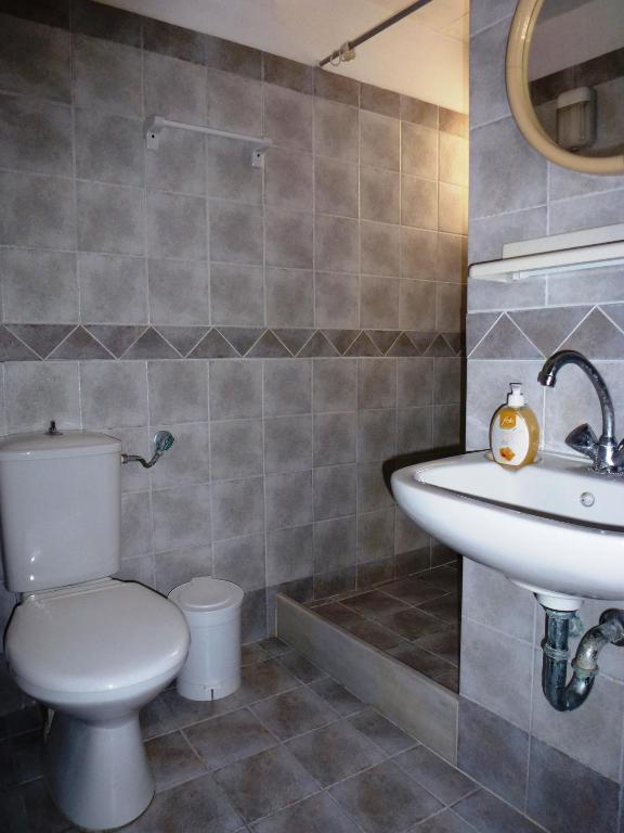 Odos Odysseos Aparthotel Ermoupoli Room photo